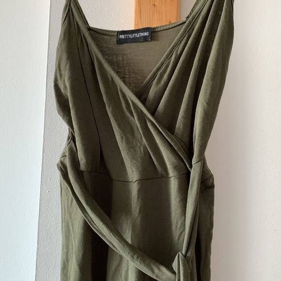 BNWT PRETTYLITTLETHING  Khaki Strappy Jersey Wrap Tie Waist Jumpsuit SZ … - Picture 6 of 8